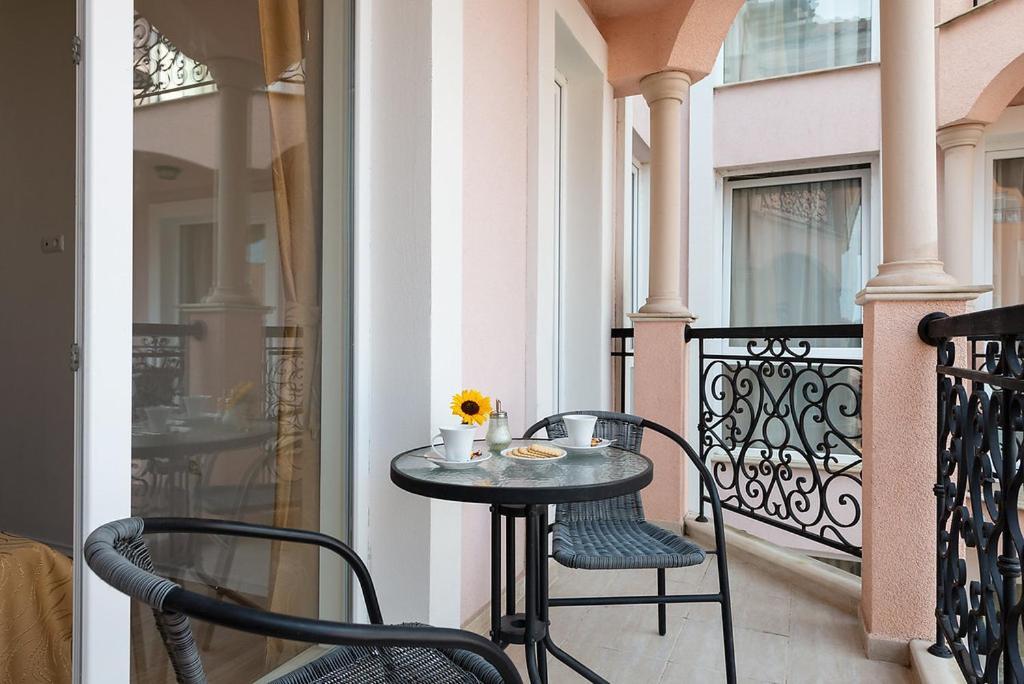 Sea Romance Aparthotel Pantai Sunny Luaran gambar