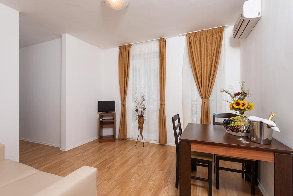 Sea Romance Aparthotel Pantai Sunny Luaran gambar