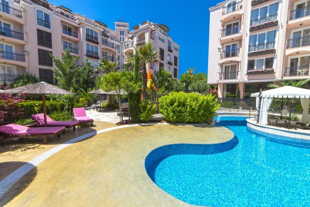 Sea Romance Aparthotel Pantai Sunny Luaran gambar